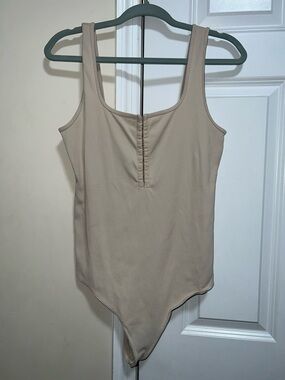 Abercrombie & Fitch Classic Ribbed Scoop Bodysuit in Beige